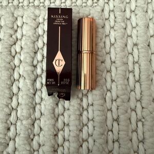 Charlotte Tilbury K.I.S.S.I.N.G Lipstick in Gold Case